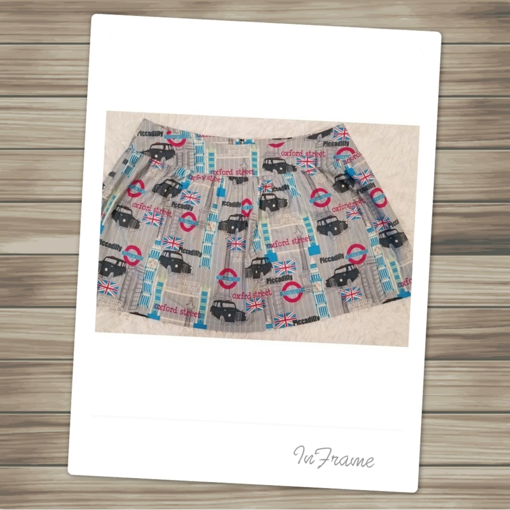 London Scene A Line Pleated Mini Skirt